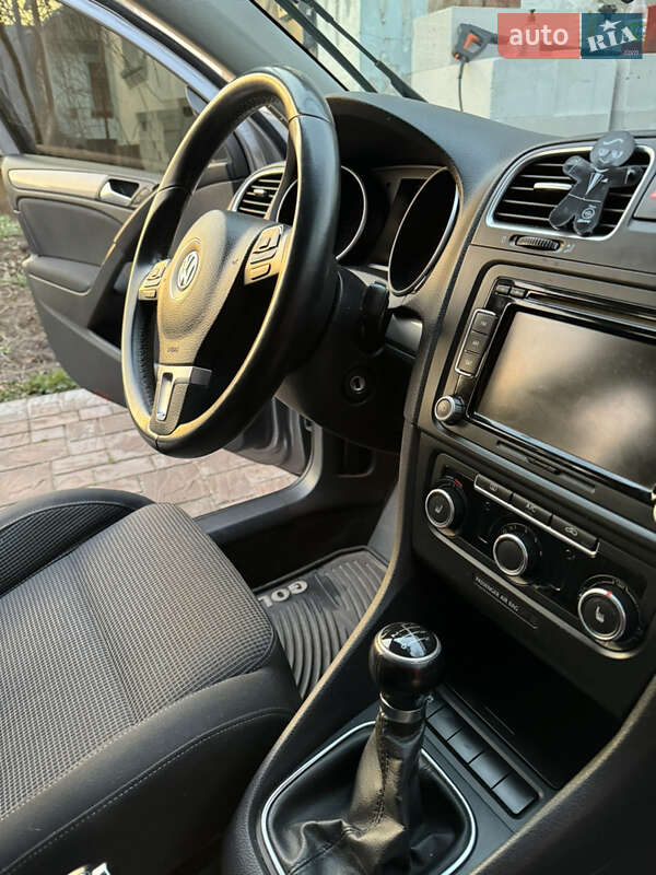 Хэтчбек Volkswagen Golf 2012 в Виннице