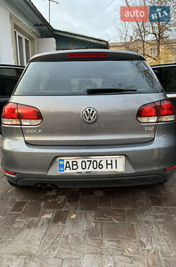 Хэтчбек Volkswagen Golf 2012 в 