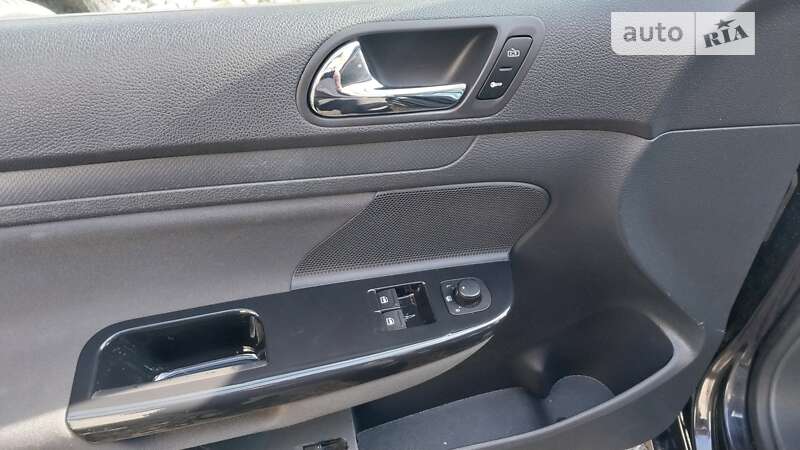 Хэтчбек Volkswagen Golf 2005 в Ходорове