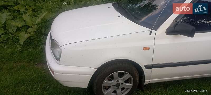 Хэтчбек Volkswagen Golf 1995 в Чернигове