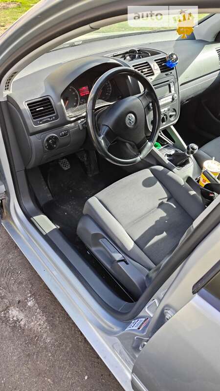 Хэтчбек Volkswagen Golf 2006 в Львове