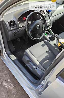 Хэтчбек Volkswagen Golf 2006 в 