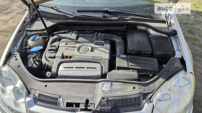 Хэтчбек Volkswagen Golf 2006 в Львове