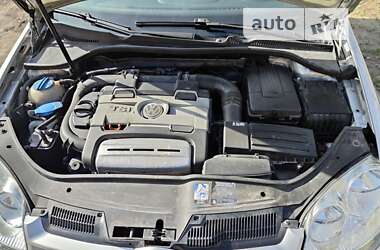 Хэтчбек Volkswagen Golf 2006 в 