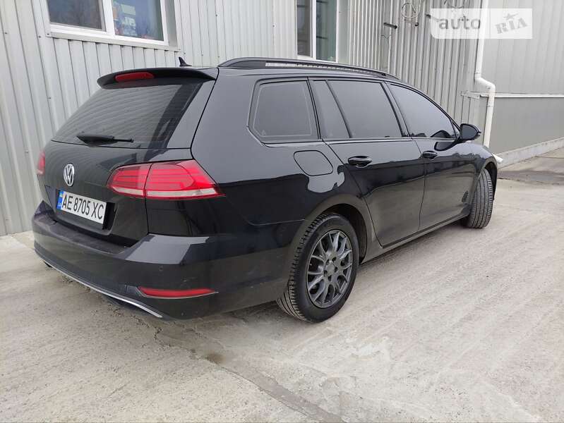 Универсал Volkswagen Golf 2017 в Кропивницком