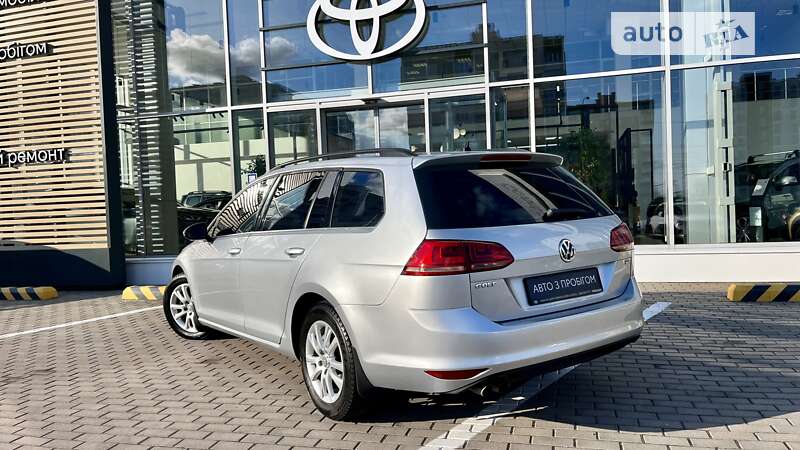 Универсал Volkswagen Golf 2015 в Чернигове