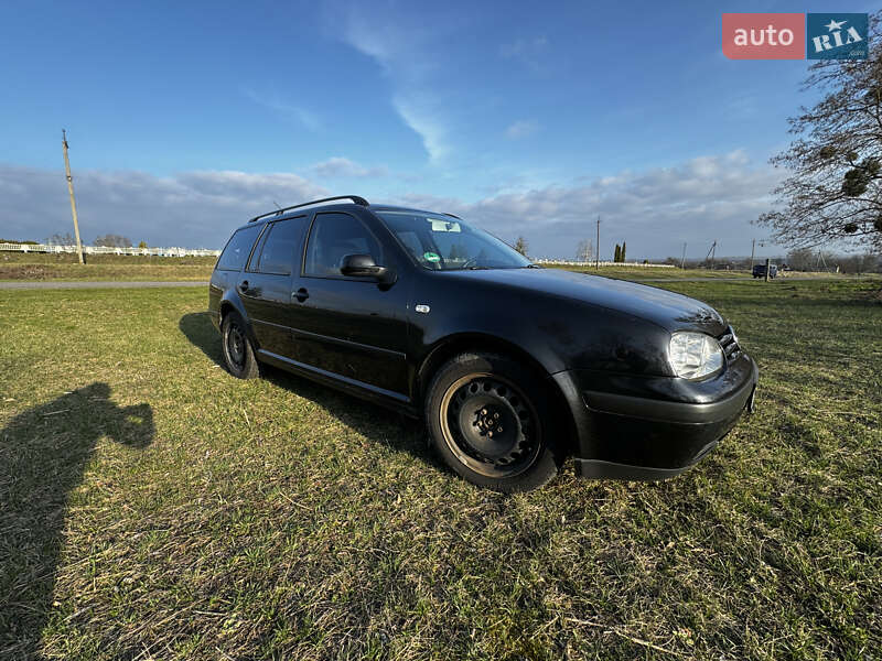 Универсал Volkswagen Golf 2000 в Киеве