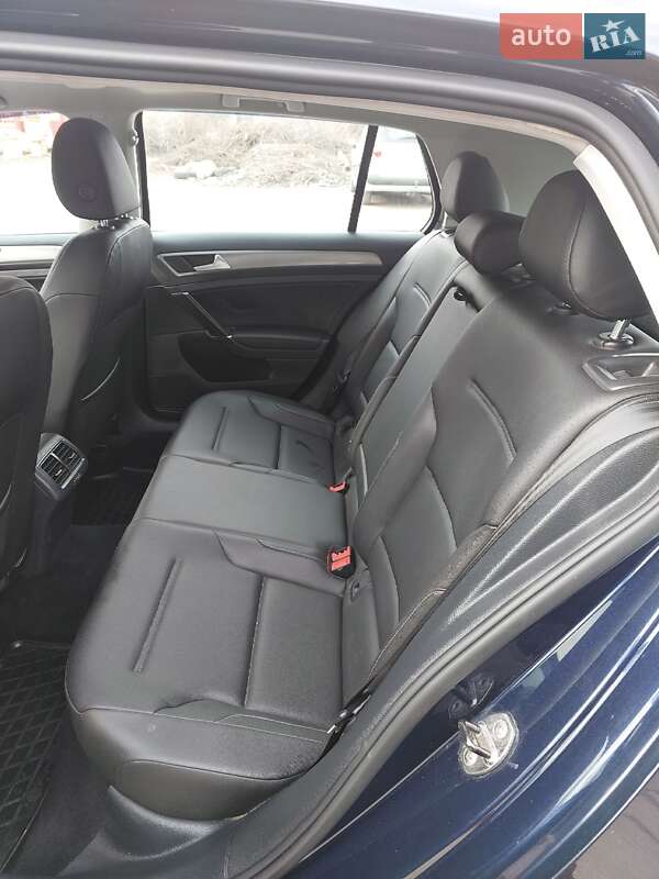 Хэтчбек Volkswagen Golf 2015 в Виннице