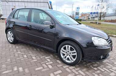 Хэтчбек Volkswagen Golf 2006 в Самборе