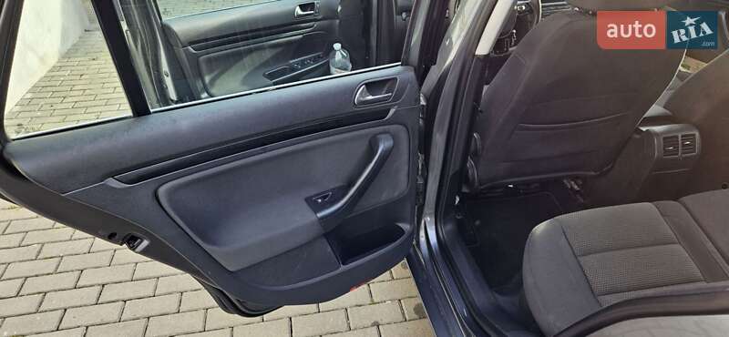 Универсал Volkswagen Golf 2010 в Иршаве