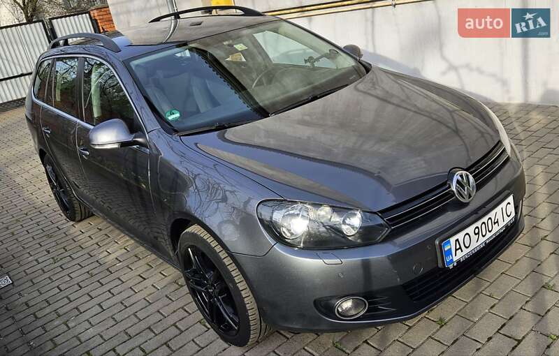 Универсал Volkswagen Golf 2010 в Иршаве