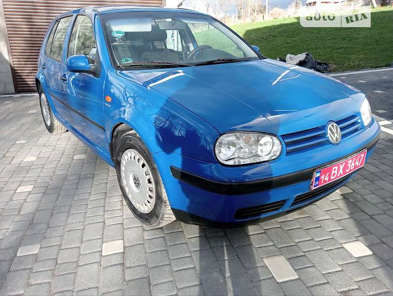 Хэтчбек Volkswagen Golf 1998 в Косове