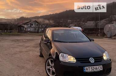 Хэтчбек Volkswagen Golf 2005 в Верховине