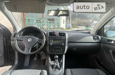 Хэтчбек Volkswagen Golf 2005 в Верховине