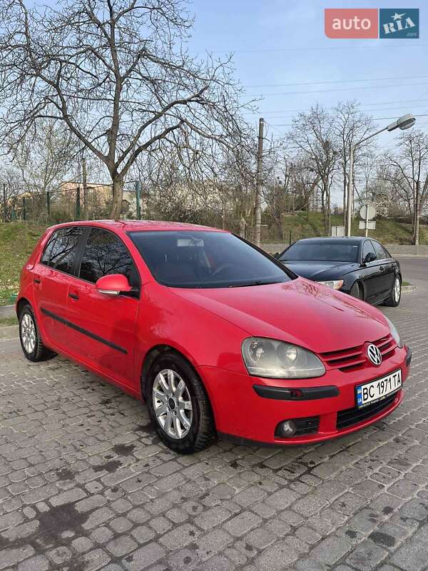 Хэтчбек Volkswagen Golf 2004 в Львове