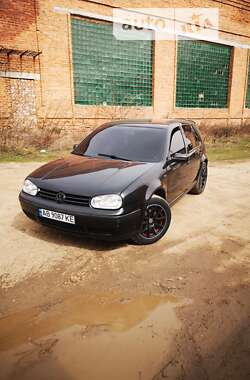 Хэтчбек Volkswagen Golf 2000 в Баре