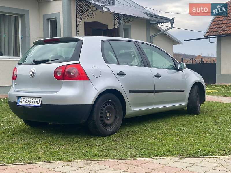 Хетчбек Volkswagen Golf 2003 в Коломиї