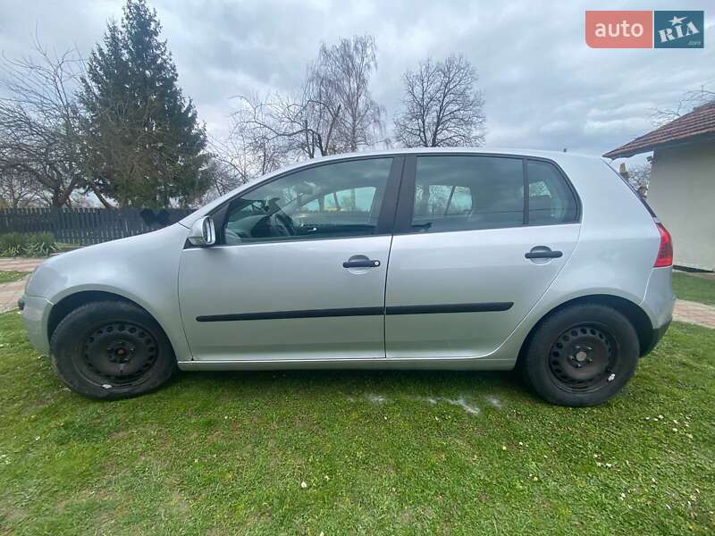 Хетчбек Volkswagen Golf 2003 в Коломиї