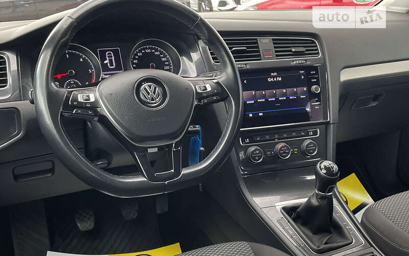 Универсал Volkswagen Golf 2018 в Стрые
