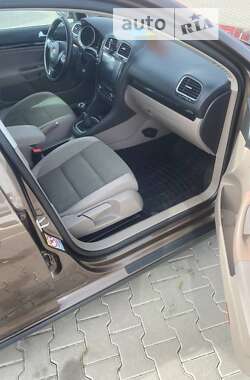 Універсал Volkswagen Golf 2010 в 