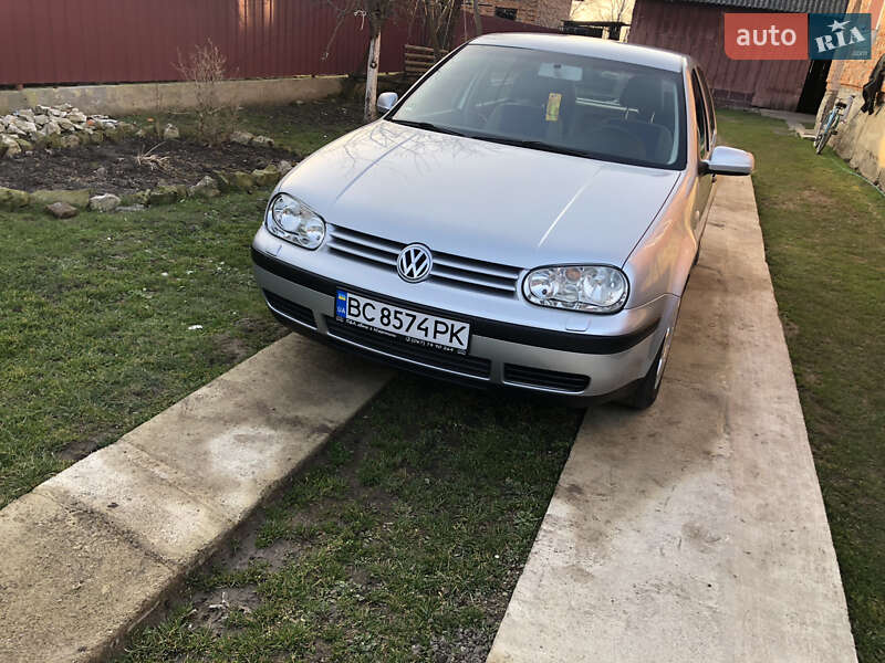 Хэтчбек Volkswagen Golf 2000 в Жидачове
