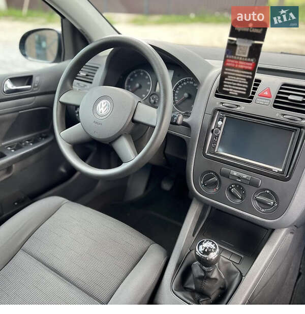 Хэтчбек Volkswagen Golf 2004 в Хмельнике