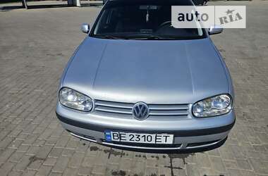 Хэтчбек Volkswagen Golf 2002 в Одессе