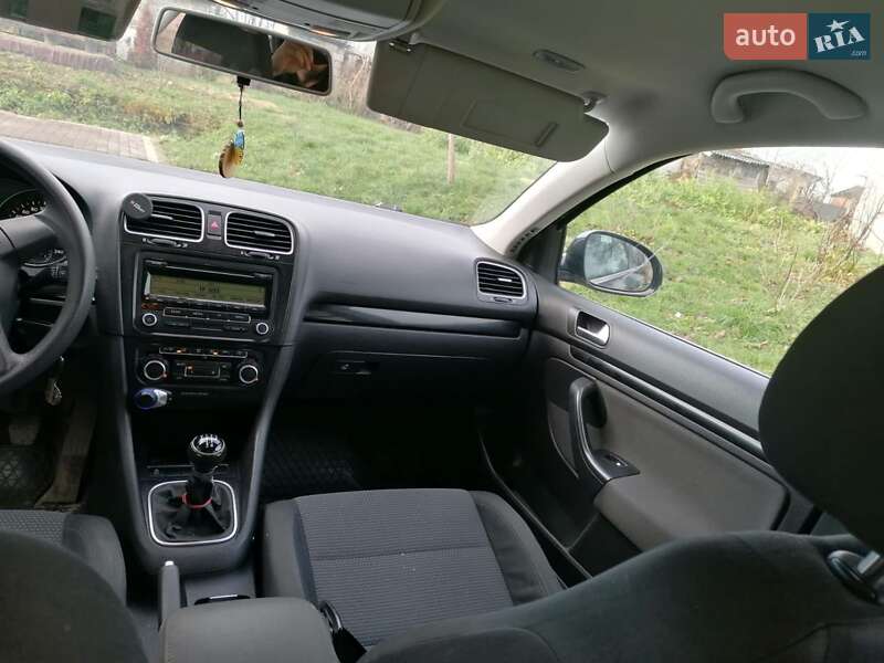 Універсал Volkswagen Golf 2010 в Самборі