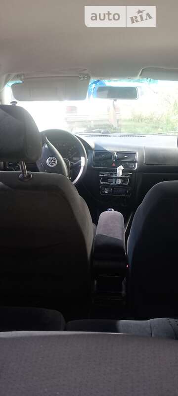 Volkswagen Golf 2000