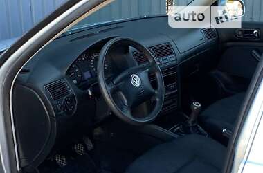 Хэтчбек Volkswagen Golf 2002 в Стрые