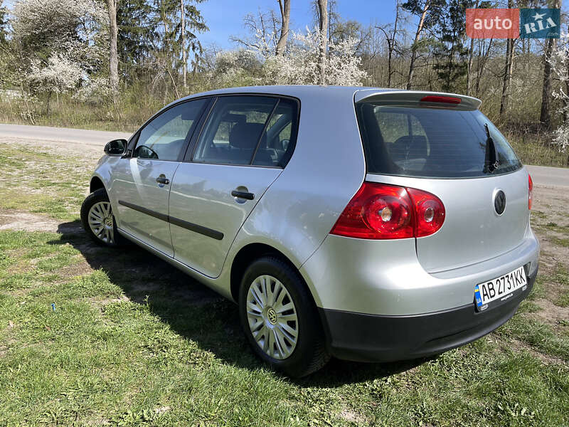 Хэтчбек Volkswagen Golf 2004 в Виннице
