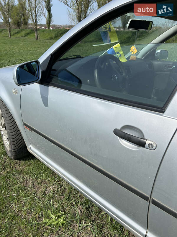 Хэтчбек Volkswagen Golf 2000 в Томаковке