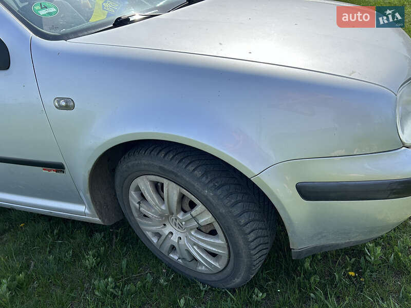 Хэтчбек Volkswagen Golf 2000 в Томаковке