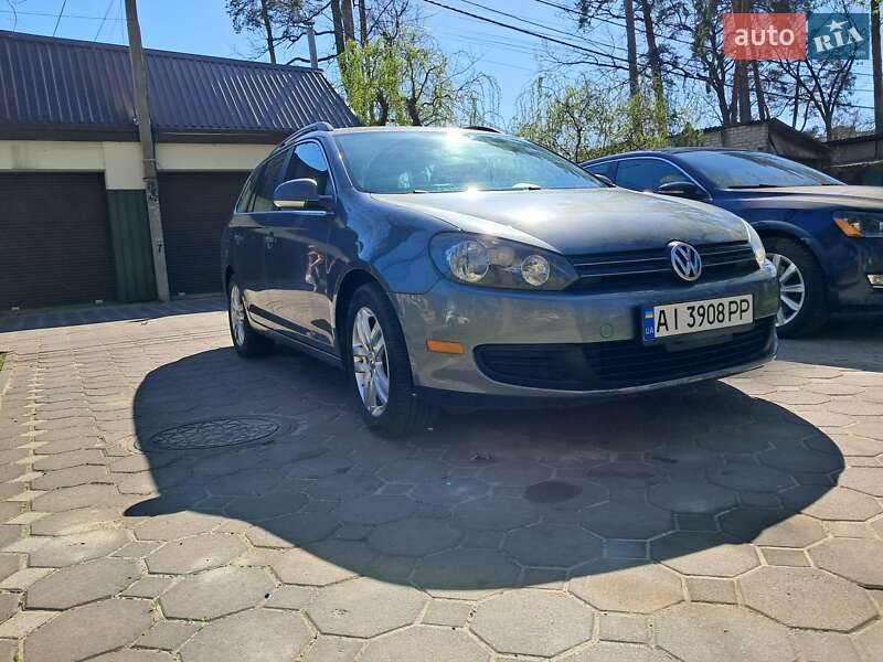Универсал Volkswagen Golf 2012 в Ирпене