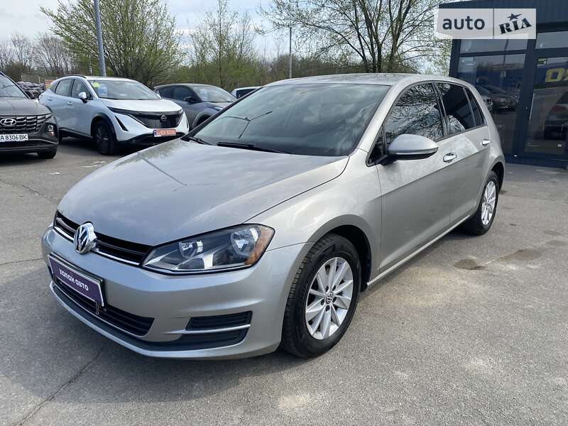 Хэтчбек Volkswagen Golf 2015 в Днепре