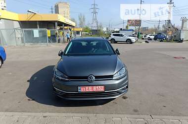 Универсал Volkswagen Golf 2018 в Вышгороде