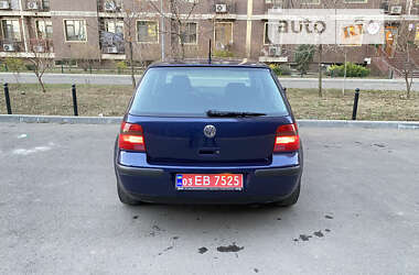 Хэтчбек Volkswagen Golf 2001 в Одессе