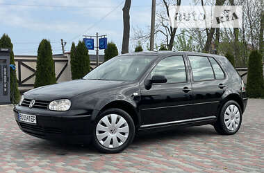 Хэтчбек Volkswagen Golf 2003 в Черновцах