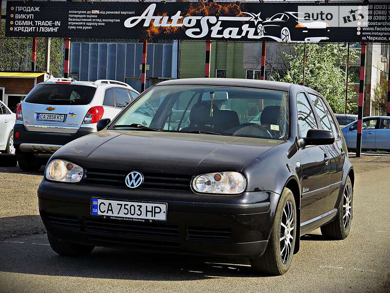 Хетчбек Volkswagen Golf 2000 в Черкасах