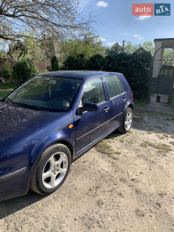 Хэтчбек Volkswagen Golf 2000 в Львове