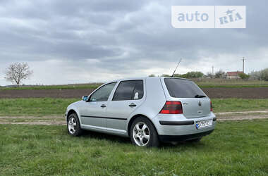 Хэтчбек Volkswagen Golf 2002 в Тернополе