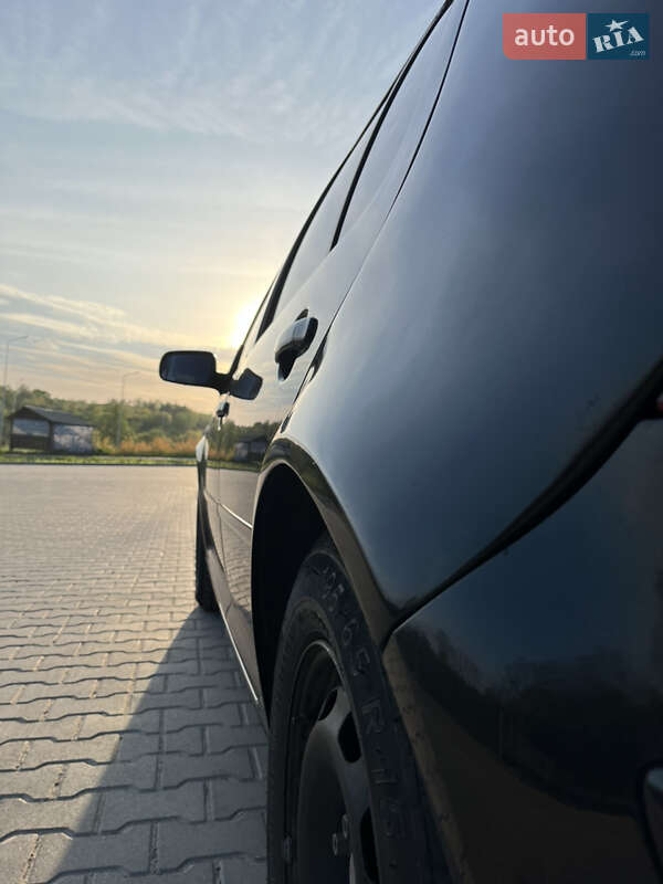 Хетчбек Volkswagen Golf 2000 в Львові