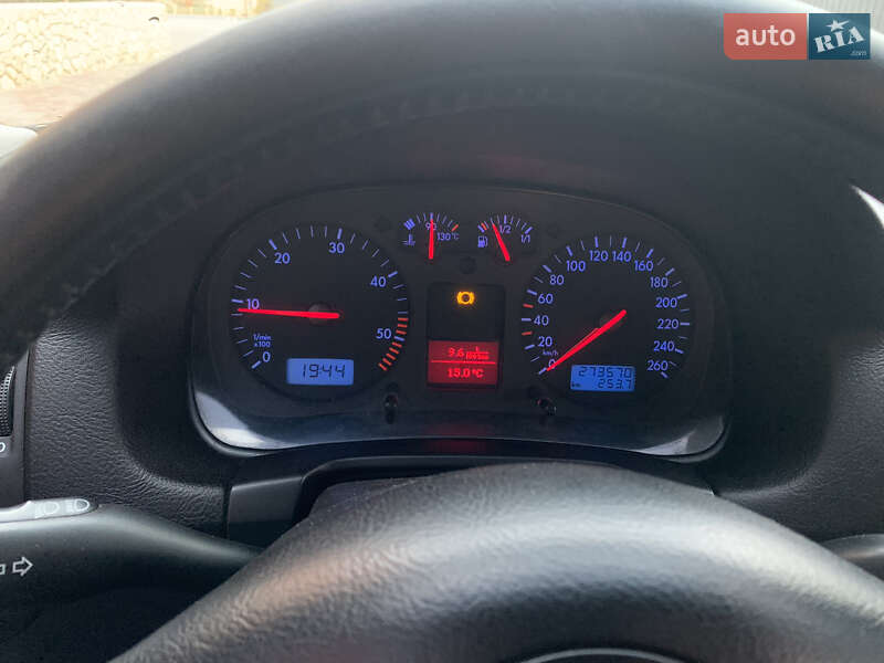 Хэтчбек Volkswagen Golf 2001 в Тернополе