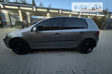 Хэтчбек Volkswagen Golf 2005 в Коломые