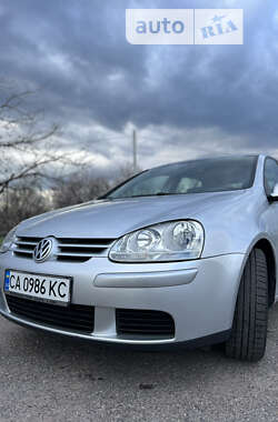 Хэтчбек Volkswagen Golf 2004 в Черкассах