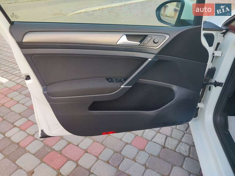 Хетчбек Volkswagen Golf 2013 в Мукачевому