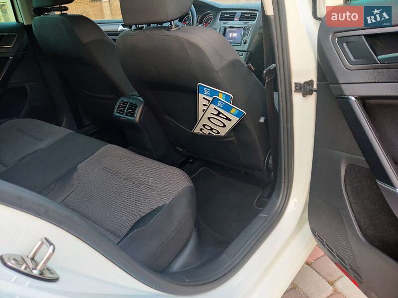 Хетчбек Volkswagen Golf 2013 в Мукачевому