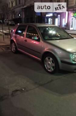 Хэтчбек Volkswagen Golf 2001 в Киеве