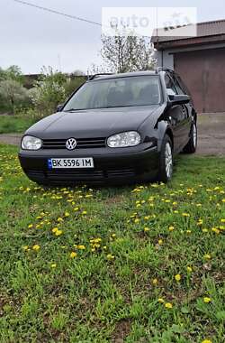 Универсал Volkswagen Golf 2005 в Ровно