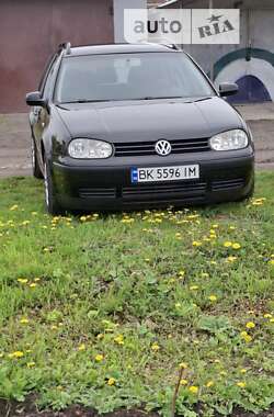 Універсал Volkswagen Golf 2005 в Рівному